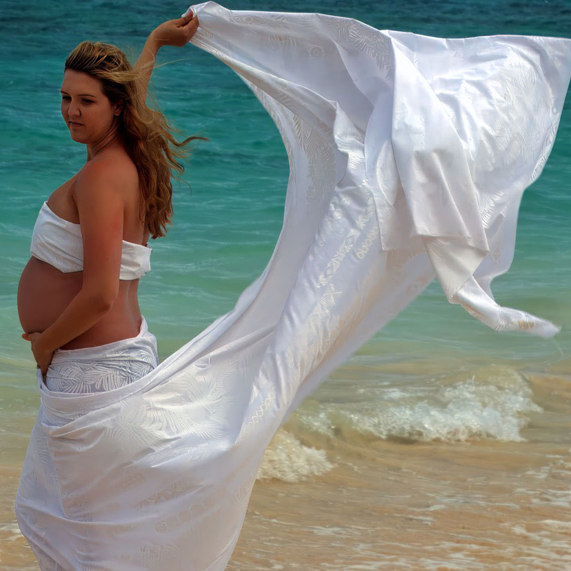 hawaii maternity photo